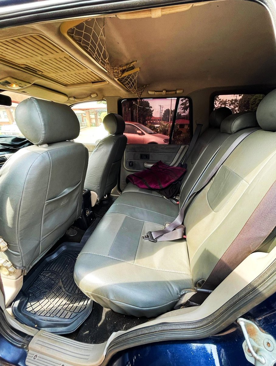 DriveNowUg's tweet photo. Hello clients with #AverageBudgets, just got you this person SUV in mint condition. It's a Land Rover Freelander 1998 edition with a mileage of 7000km that has 2.0cc and it's a Petrol version.
#Note: Owner negotiates after inspection but prefers buyers.
Costs: #Ugx12m https://t.co/eQ9ujld5al
