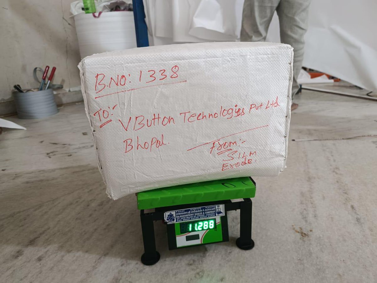 Shubhamm_parmar's tweet image. Hello Dear railway authority Our parcel was not unloaded in Bhopal junction this morning with prr no 2022059593 and very bad experience with indian railway last time also same thing happened 
@AshwiniVaishnaw @NWRailways
@southernrailway @SWRRLY @BhopalDivision