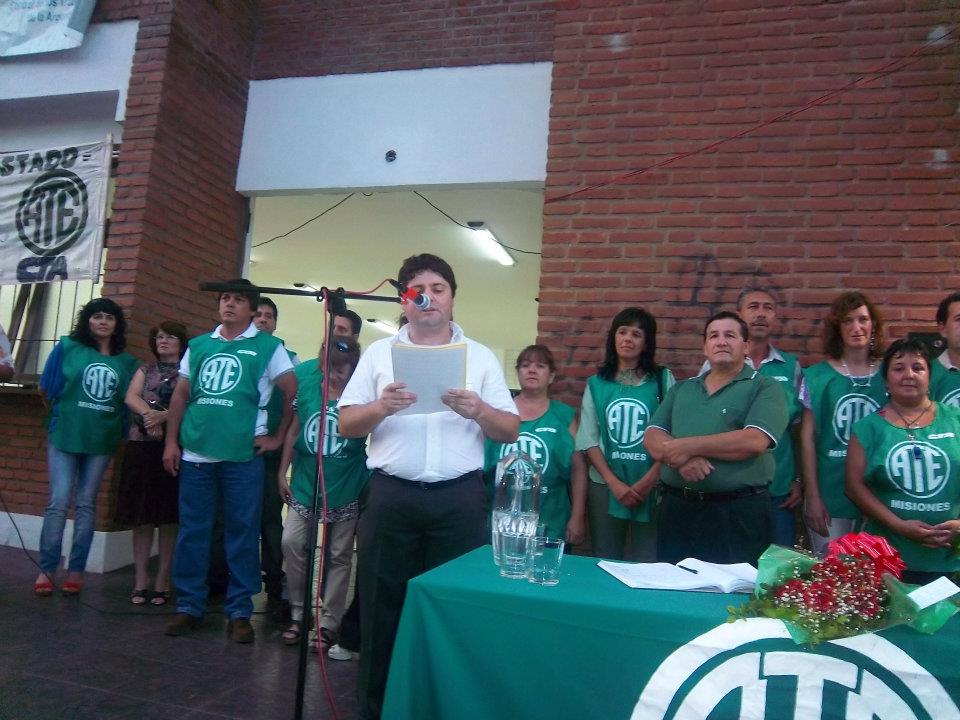 humbercb's tweet photo. ATE CUMPLE 100 AÑOS!
Luchas, Conquistas, Resistencia, Organización y Derechos. Siempre con la bandera en alto de los trabajadores estatales!
A 100 años, nos seguimos impulsando en nuestra historia!
Vamos ATE! 
Comparto algunos recuerdos militando en la ATE.
#ATESiempreEstá https://t.co/sIh1tbWTq1