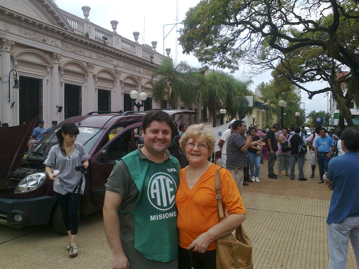 humbercb's tweet photo. ATE CUMPLE 100 AÑOS!
Luchas, Conquistas, Resistencia, Organización y Derechos. Siempre con la bandera en alto de los trabajadores estatales!
A 100 años, nos seguimos impulsando en nuestra historia!
Vamos ATE! 
Comparto algunos recuerdos militando en la ATE.
#ATESiempreEstá https://t.co/sIh1tbWTq1
