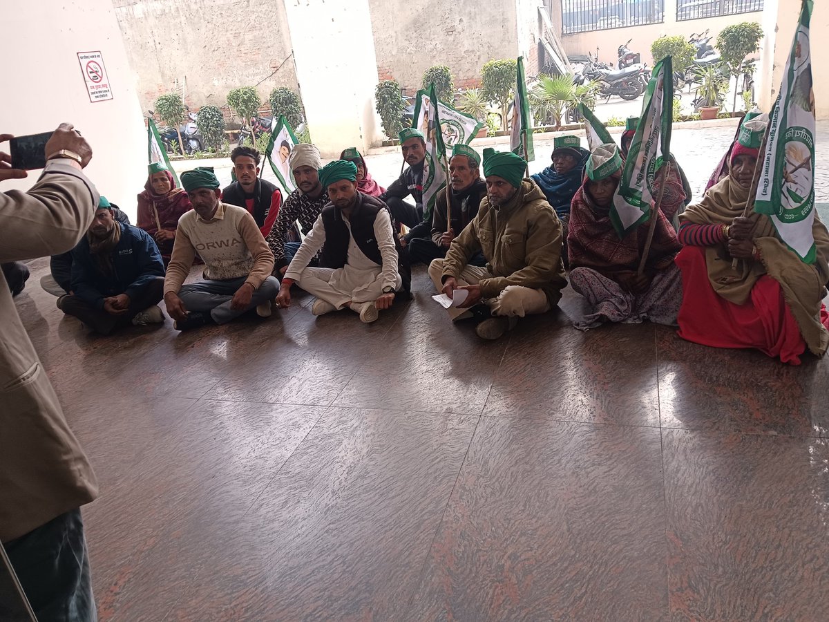 <a href="/adgzonebareilly/">ADG Zone Bareilly</a> <a href="/igrangebareilly/">DIG RANGE BAREILLY</a> <a href="/ANI/">ANI</a> <a href="/bareillypolice/">Bareilly Police</a> <a href="/ABPNews/">ABP News</a> <a href="/bstvlive/">भारत समाचार | Bharat Samachar</a> <a href="/CommissionerBa1/">Commissioner, Bareilly Division</a> <a href="/Uppolice/">UP POLICE</a> <a href="/dgpup/">DGP UP</a> <a href="/dmbareilly/">DM Bareilly</a> भारतीय किसान यूनियन महात्मा टिकैत का धरना बरेली नगर निगम में जारी नहीं पहुंची क्षेत्रीय पुलिस कुछ टाइम का होगा इंतजार फिर होगा हल्ला बोल