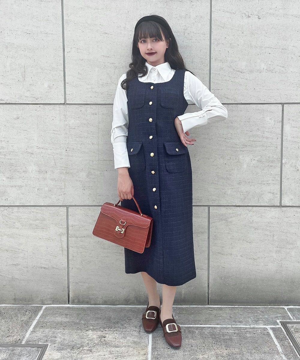FintTSP01's tweet photo. 再入荷🌟

#ローズモチーフ刺繍衿ブラウス
IVORY

#カシュクールタックキャミワンピース
GRAY

#ゴールド釦ツイードジャンパースカート
NAVY

#fint #ソラリアプラザ #天神 #福岡 https://t.co/LwzdCrtgK7