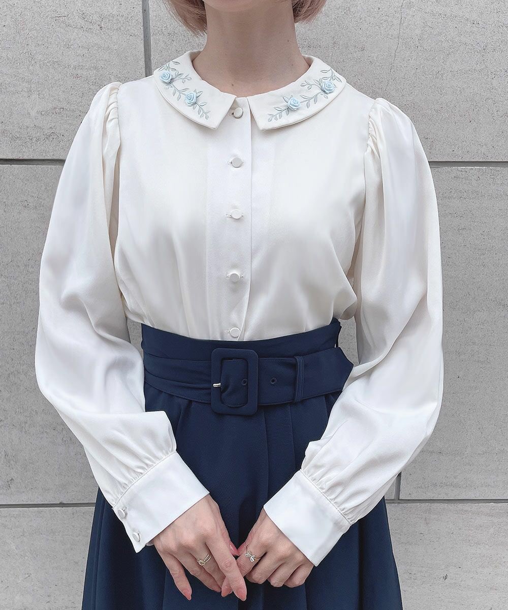 FintTSP01's tweet photo. 再入荷🌟

#ローズモチーフ刺繍衿ブラウス
IVORY

#カシュクールタックキャミワンピース
GRAY

#ゴールド釦ツイードジャンパースカート
NAVY

#fint #ソラリアプラザ #天神 #福岡 https://t.co/LwzdCrtgK7