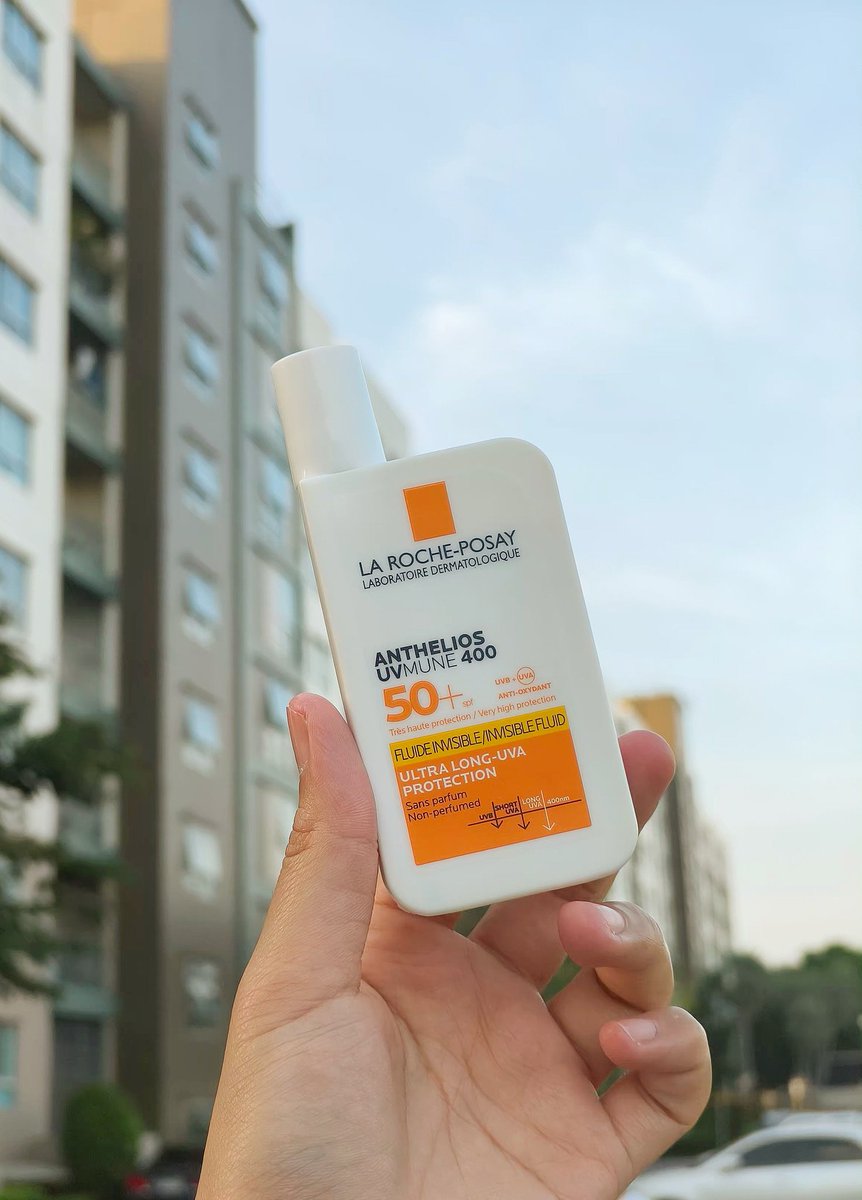 foxeryrose's tweet photo. กันแดด🌞 La Roche นี่ให้ขึ้นแท่นลูกรักตลอดไปเลย กันแดด กันน้ำ กันเหงื่อดีมาก วัดผลจากที่ทาไปดำน้ำที่ภูเก็ตแล้วผิวไม่ไหม้เลย ทนน้ำมาก เนื้อเป็นลิควิดเกลี่ยง่าย กันแดดได้ถึงระดับ Ultra-Long UVA ที่ทำร้ายผิวลึกกก ป้องกันการฝ้า และจุดด่างดำ แต่งหน้าต่อไม่กวนเมคอัพ ผิวสวยมาก https://t.co/SkN8uKPsRq
