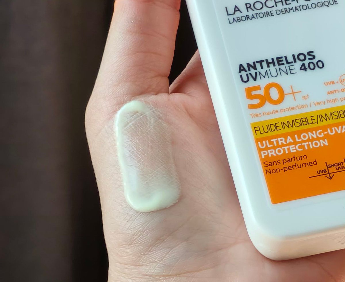 foxeryrose's tweet photo. กันแดด🌞 La Roche นี่ให้ขึ้นแท่นลูกรักตลอดไปเลย กันแดด กันน้ำ กันเหงื่อดีมาก วัดผลจากที่ทาไปดำน้ำที่ภูเก็ตแล้วผิวไม่ไหม้เลย ทนน้ำมาก เนื้อเป็นลิควิดเกลี่ยง่าย กันแดดได้ถึงระดับ Ultra-Long UVA ที่ทำร้ายผิวลึกกก ป้องกันการฝ้า และจุดด่างดำ แต่งหน้าต่อไม่กวนเมคอัพ ผิวสวยมาก https://t.co/SkN8uKPsRq