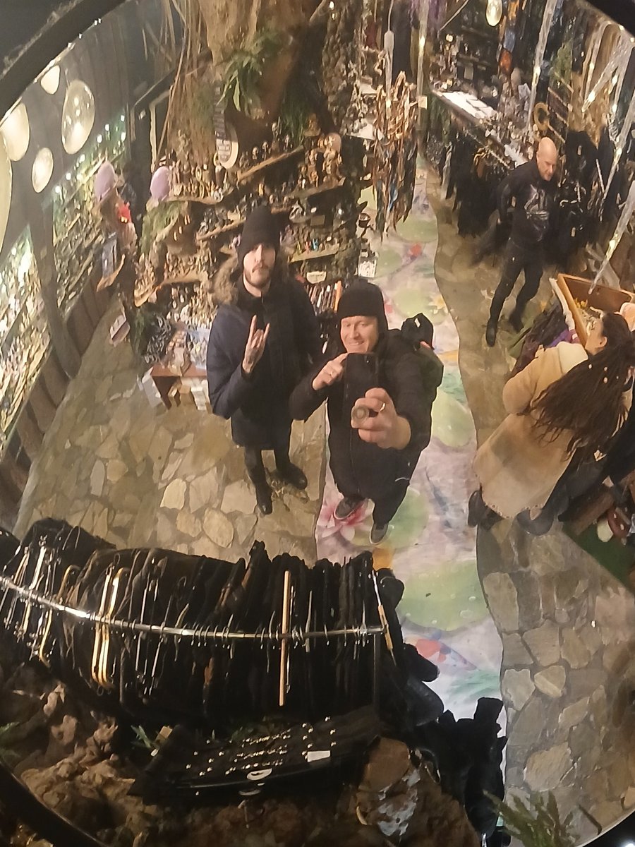 7THSUNx's tweet photo. 🍄 Walking in Holland with my main homies and hanging at my favorite (and @deftones) favorite bar in the Dam EXCALIBUR rock bar... #amsterdam #holland #thenetherlands #themushroomkingdom #excaliburcafe #onelife https://t.co/zxBuF34p68