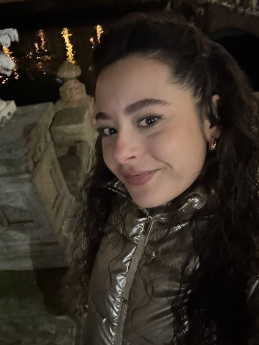 La carita de buena que te jode cada día. 🫨🫨

Paypig sumiso financiero findom