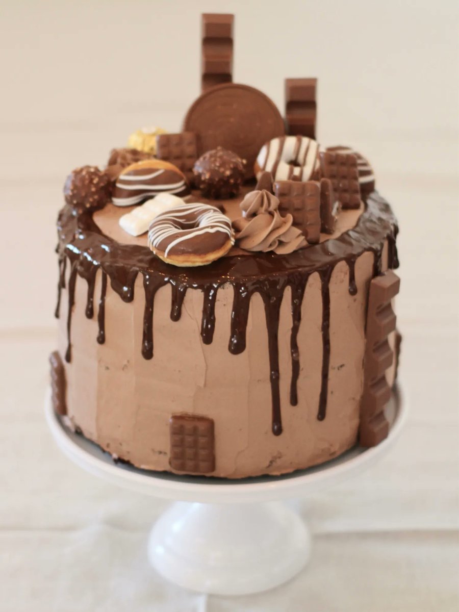 Try this today. 
"A cake a day keeps the doctor away" 🎂🎂

Place your order with us today and we'll have it delivered. 

Call/Whatsapp; +256752398333  or +256784624657.

#DCakeFairy