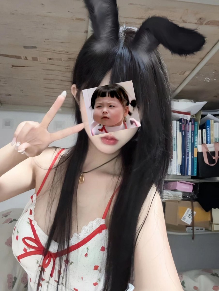 #广州
06年清纯 高中生 超嫩萌妹
168 C06年刚满十八岁，高中生
超嫩萌妹，赚💰交学费
v:Xovb-0421
q:1125827512
飞机群：https://t.co/8d9om7AULk https://t.co/bAgZ8MEAuH