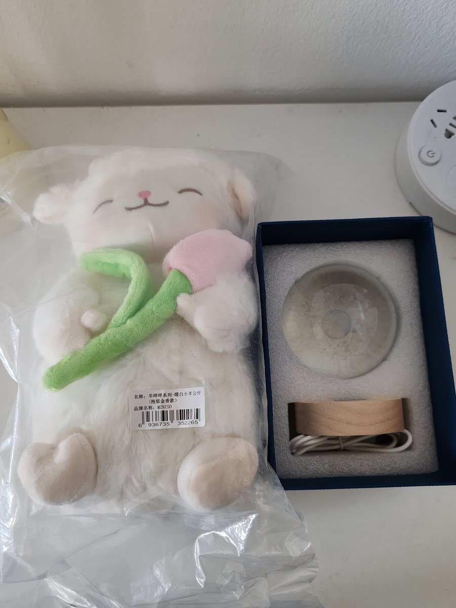 ได้รับของขวัญแล้วคะขอบคุณ​ <a href="/NeungYD031509/">PB&YD</a> มากคะของขวัญน่ารักมากชอบมากเลยปีที่แล้วก็ได้ชื่อเราปีนี้ก็ได้ชื่อเราอีกปีหน้าจะได้ชื่อเราอีกใหมนะขอบคุณทีมบ้าน​ <a href="/YangRebaTH/">YangReba Fanclub</a> ที่จัดกิจกรรมดีๆแบบนี้ขึ้นมาขอบคุณ​ #หยางเร่อ​ ที่ทำให้มาเจอกับแม่ๆส้มโอที่หน้ารักแบบนี่นะคะ
#แลกของขวัญส้มโอ2025