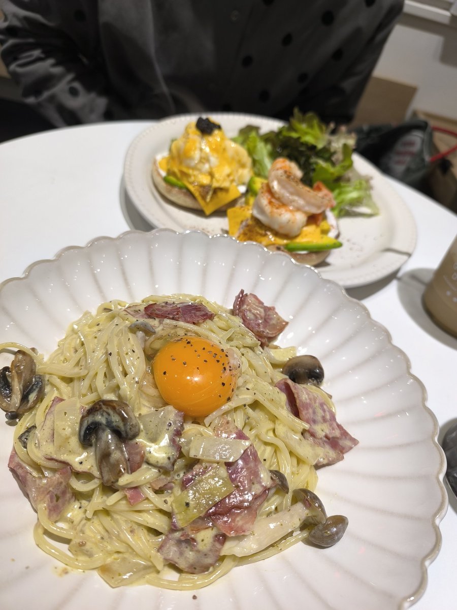 忙裡偷閒，吃個中餐~😋😋😋