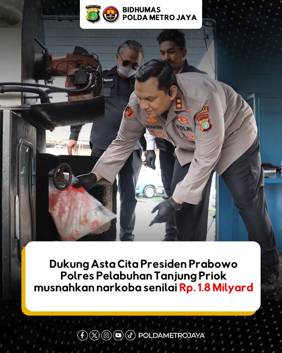 jacklynchoppers's tweet photo. Polres Pelabuhan Tanjung Priok Dukung Asta Cita Presiden Prabowo: Musnahkan Narkoba Senilai Rp 1,8 Miliar, Selamatkan 22.100 Jiwa.
Kapolres Pelabuhan Tanjung Priok, AKBP Dr.Martuasah H.Tobing,S.I.K., M.H.mewujudkan Indonesia Bersih dari Narkoba serta menyelamatkan generasi bangsa https://t.co/bfMr3Jw0P9