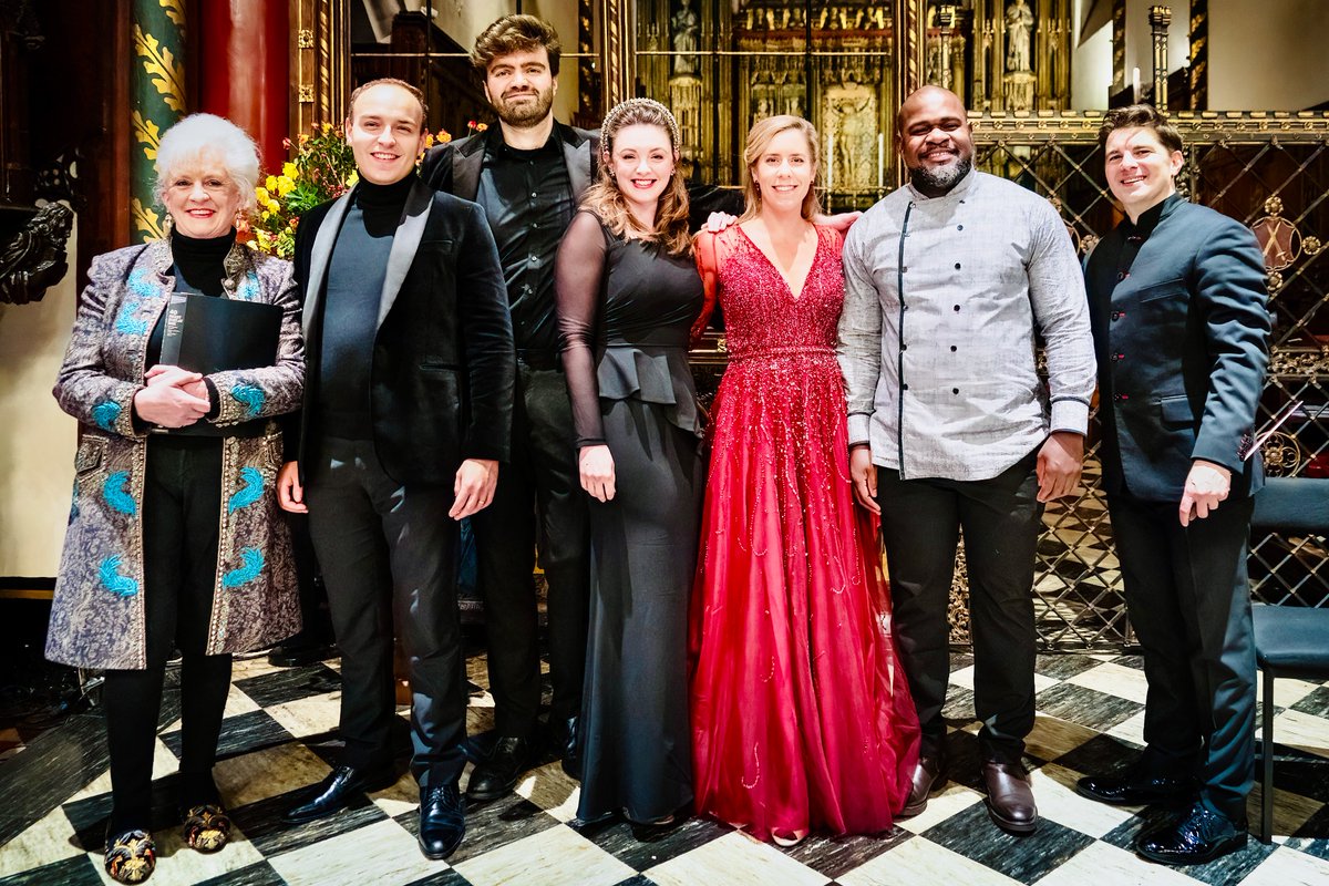 A happy cast, narrator (Dillie Keane!) and conductor, following yesterday’s BVA Eugene Onegin highlights concert 🤩