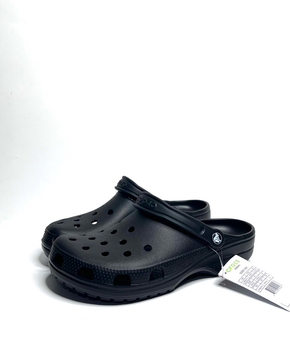 Footstude's tweet photo. What’s your favorite color? 

Crocs -280 cedis. 
Jibbitz available
Send us a dm 
Payment on delivery allowed. https://t.co/YNyfqSruFJ
