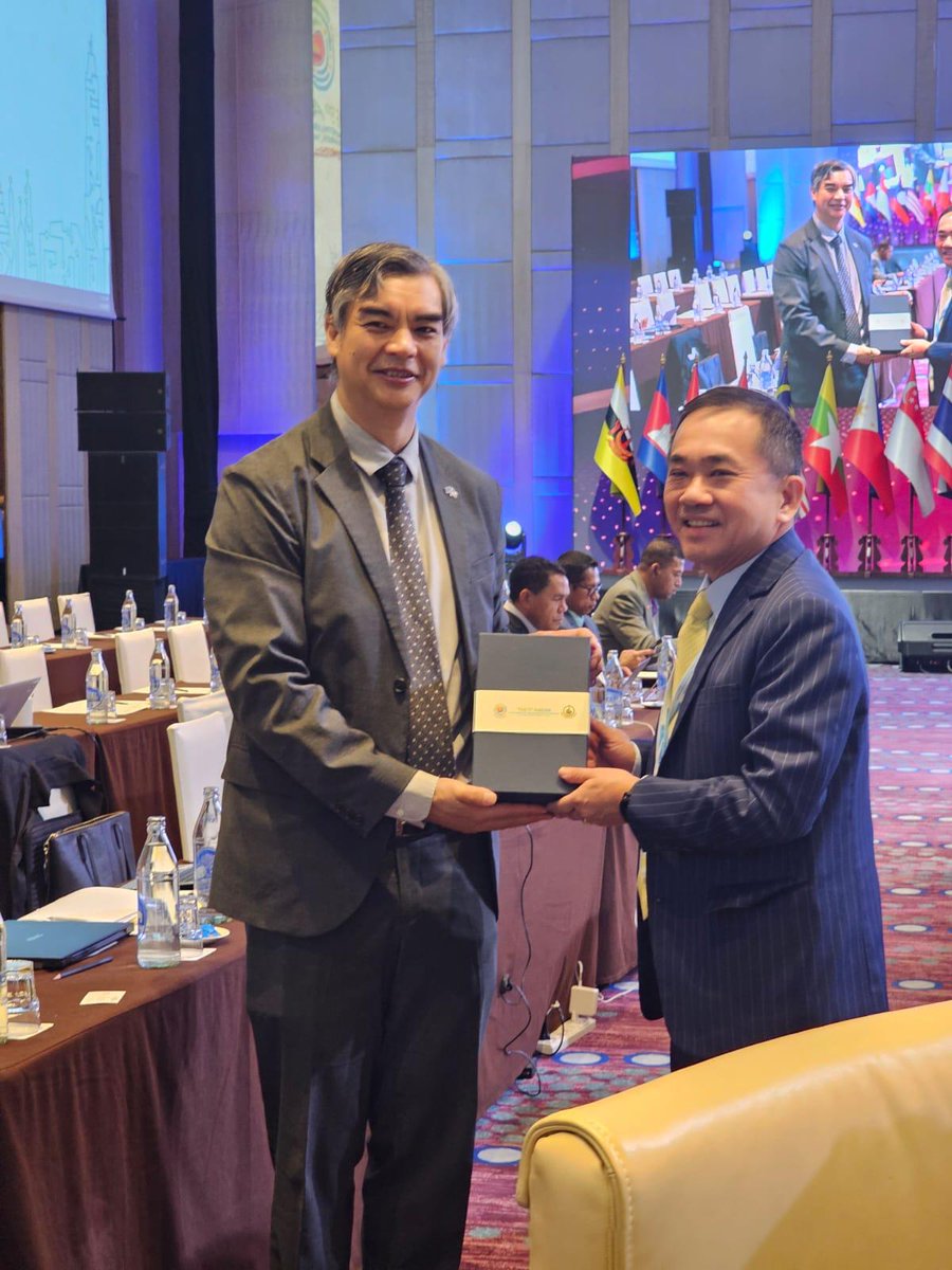 Sujiro Seam 🇪🇺 tweet media