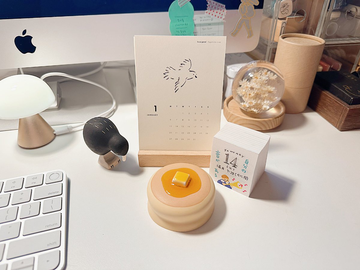 2025년 월 캘린더는 그려서 직접 만들었음