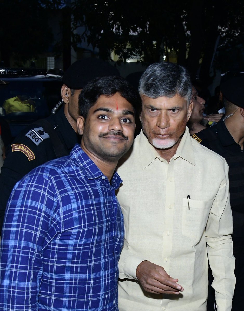 satishpoola's tweet photo. సంక్రాంతికి బాబు గారితో నారావారిపల్లెలో…

#CBN https://t.co/RvolHg5R80