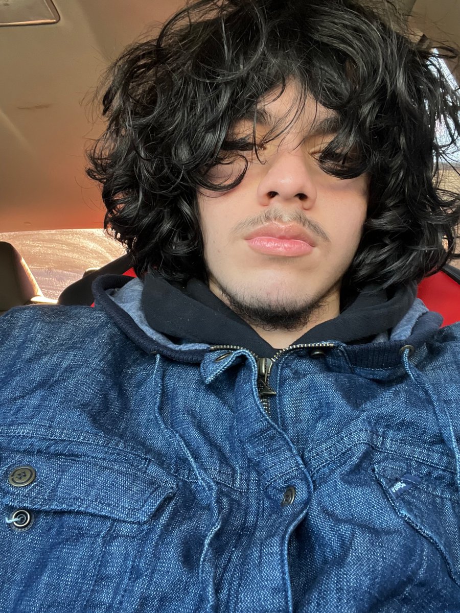 ithinkimpapo's tweet photo. been letting my hair grow out https://t.co/G72EOixuTo