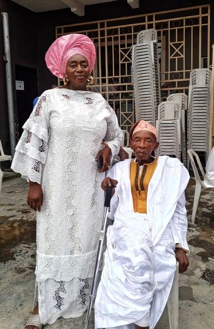 dkuti82's tweet photo. Happy 95th birthday 🎂🎉 to my father, Alhaji Ganiyu Kuti. Thank you for bringing me to this world 🌍 Sir. https://t.co/VknbwkMt4p