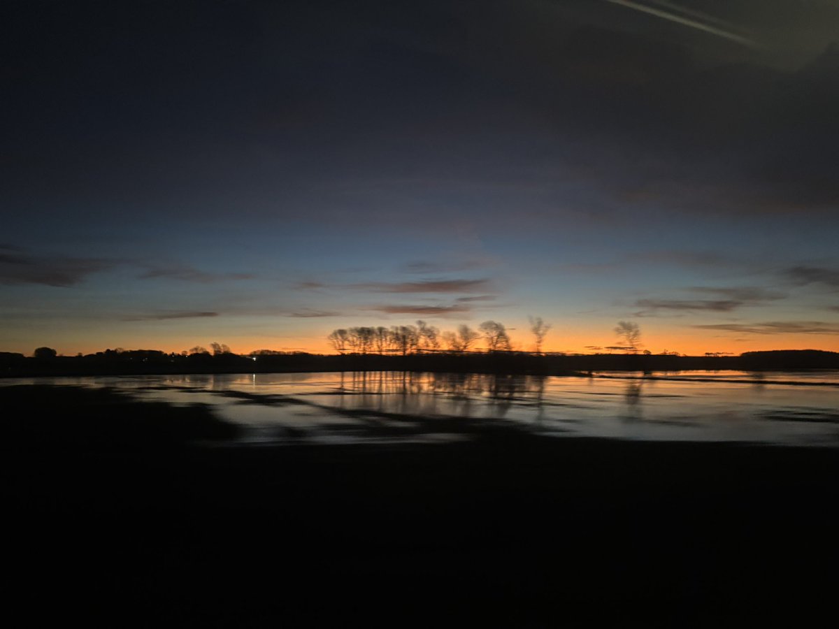 An early start heading down to London today, enjoying a lovely sunrise on the way, to spend time with our customers and Broadcom, discussing the VCF roadmap
<a href="/Xtravirt/">Xtravirt</a>