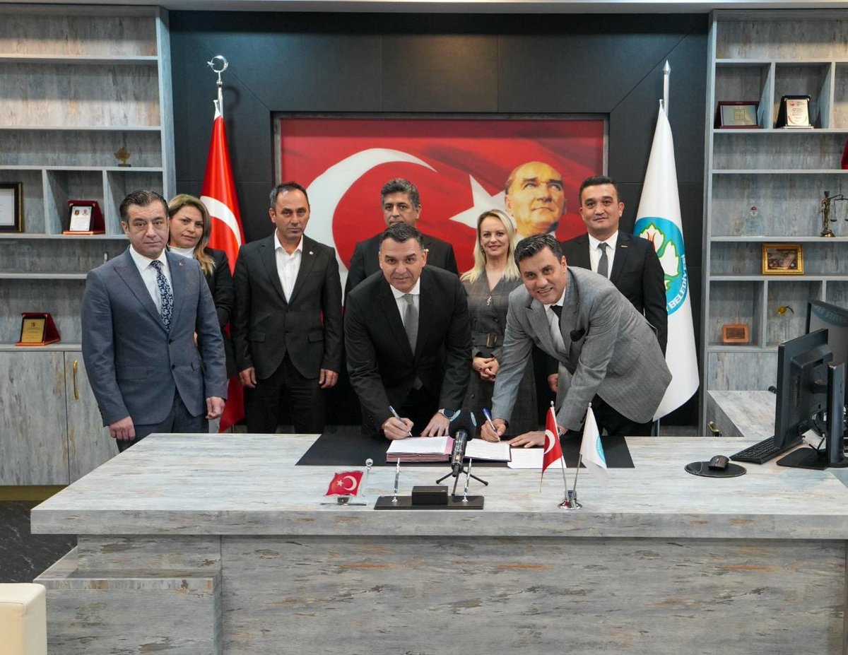 Belediye çalışanlarımız 2021 ile 2024 arasında 4.400 TL promosyon alırken, dün 51 bin TL'lik promosyon için imzaları attık. 

Hak ettiğiniz ücreti, emeğinizin karşılığını alabilmeniz için elimizden geleni yapmaya devam edeceğiz. Mesai arkadaşlarımıza ve ailelerine promosyon