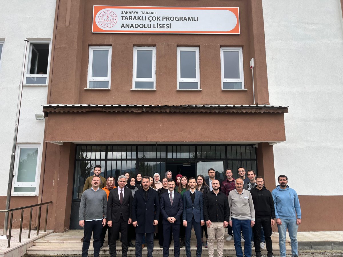 taraklimem's tweet photo. İlçemizdeki görev süresi sona eren Kaymakamımız Sn. Burak SERTTAŞ, Belediye Başkanımız Sn. İbrahim PİLAVCI ve İlçe Milli Eğitim Müdürümüz Raşit ŞAHİN ile beraber Taraklı ÇPAL’ye veda ziyaretinde bulundu.

@tcmeb
@Yusuf__Tekin
@dogan_rahmi
@sakaryamem
@coskunbakirtas
@BSerttas25 https://t.co/4dbKIgkHHb