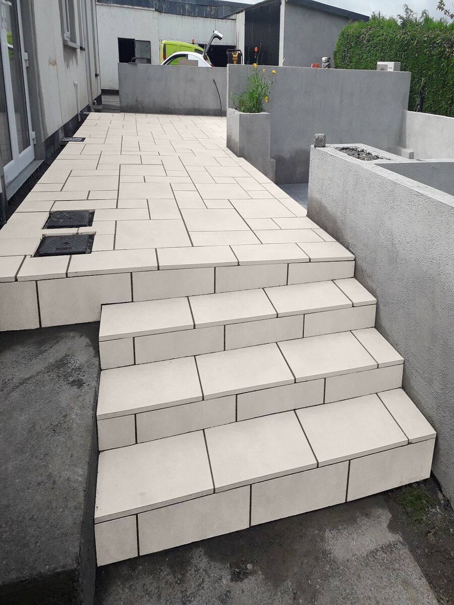 IrelandRoyale's tweet photo. Looking for the perfect way to transform your garden, patio, or driveway? Look no further than Royale Stones premium selection of porcelain paving slabs in a variety of styles and colors!

Shop now - https://t.co/ZJkml6QOUR 

#PatioDesign #OutdoorLiving #PorcelainPaving https://t.co/D8eWtqb9EV