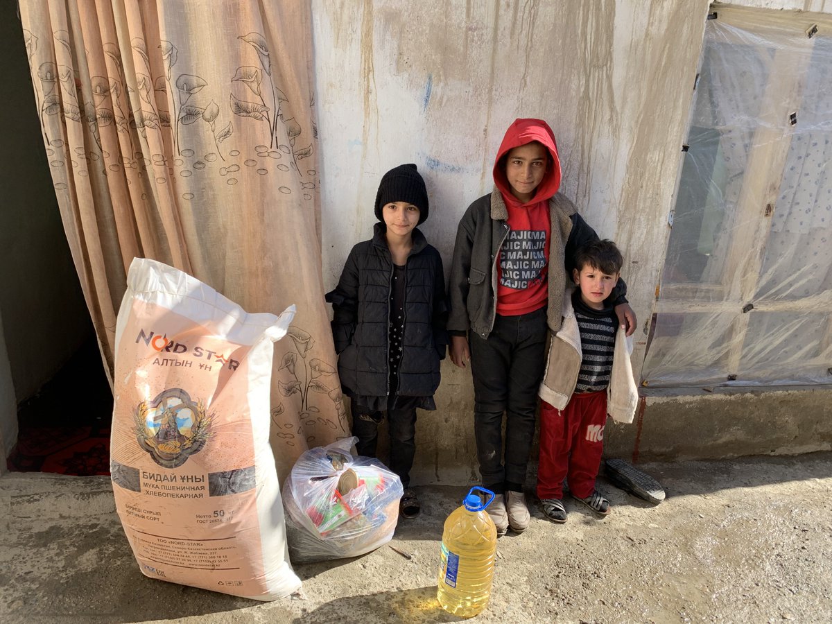 zamirfoundation's tweet photo. Zamir Foundation is supporting tens of needy families in Kabul this harsh winter with food, blankets, and essentials. Your donations can help us reach more families in need. Join us in spreading warmth and hope. Donate to 
https://t.co/dE0KsWPNJC https://t.co/ZxUHvRAeEt