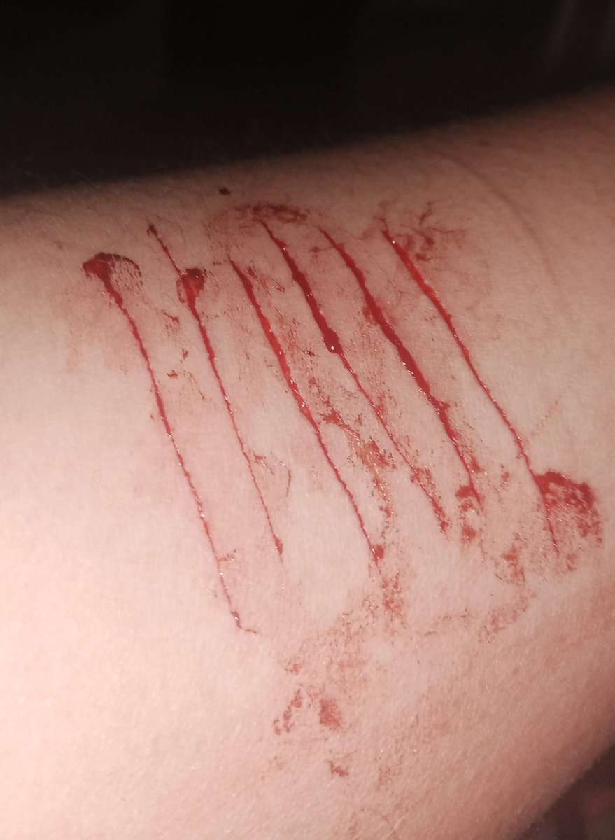 Kittyfl4n's tweet photo. Porque se ve tan sucio? JAJA  
(No sé grabar mientas me cortó) 
#subtwt #shtwtᅠ https://t.co/plB2hdiKji