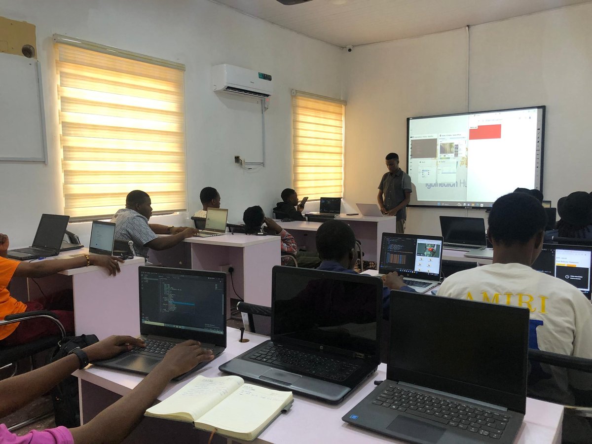joshwebdev1's tweet photo. Raising the younger generation of web developers. π
#webdevelopers #juniorwebdev https://t.co/aTaHaHU70V