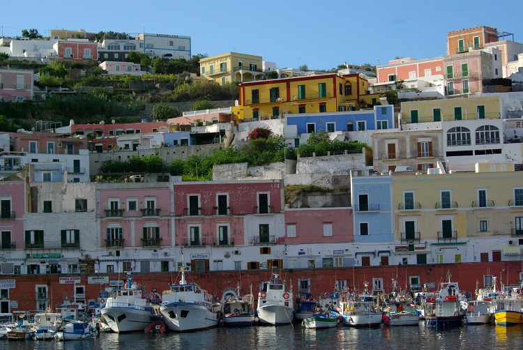 CiaoNico's tweet photo. #Latium, #Ponza: #Trauminsel im Mittelmeer vor den Toren Roms 👉https://t.co/23ZhnYklBj @FaroGuardia @visit_lazio @SonoitaliaInfo https://t.co/EILoSbkUDw
