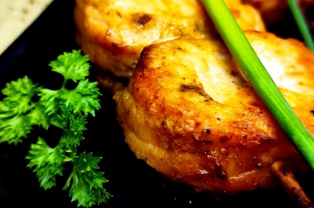 proborsch's tweet photo. Set the mood for a romantic evening with these Air-Fried Salmon Skewers! 🍣 It’s the perfect #ValentinesDay dinner 🎶💖 

https://t.co/T0xyYO3xQl

Enjoy it with favorite love songs, creating the perfect harmony. 🎻✨ #HealthyEating  #Proborsch #recipe #Cooking #foodie #musica https://t.co/NAIGgSZ8nA