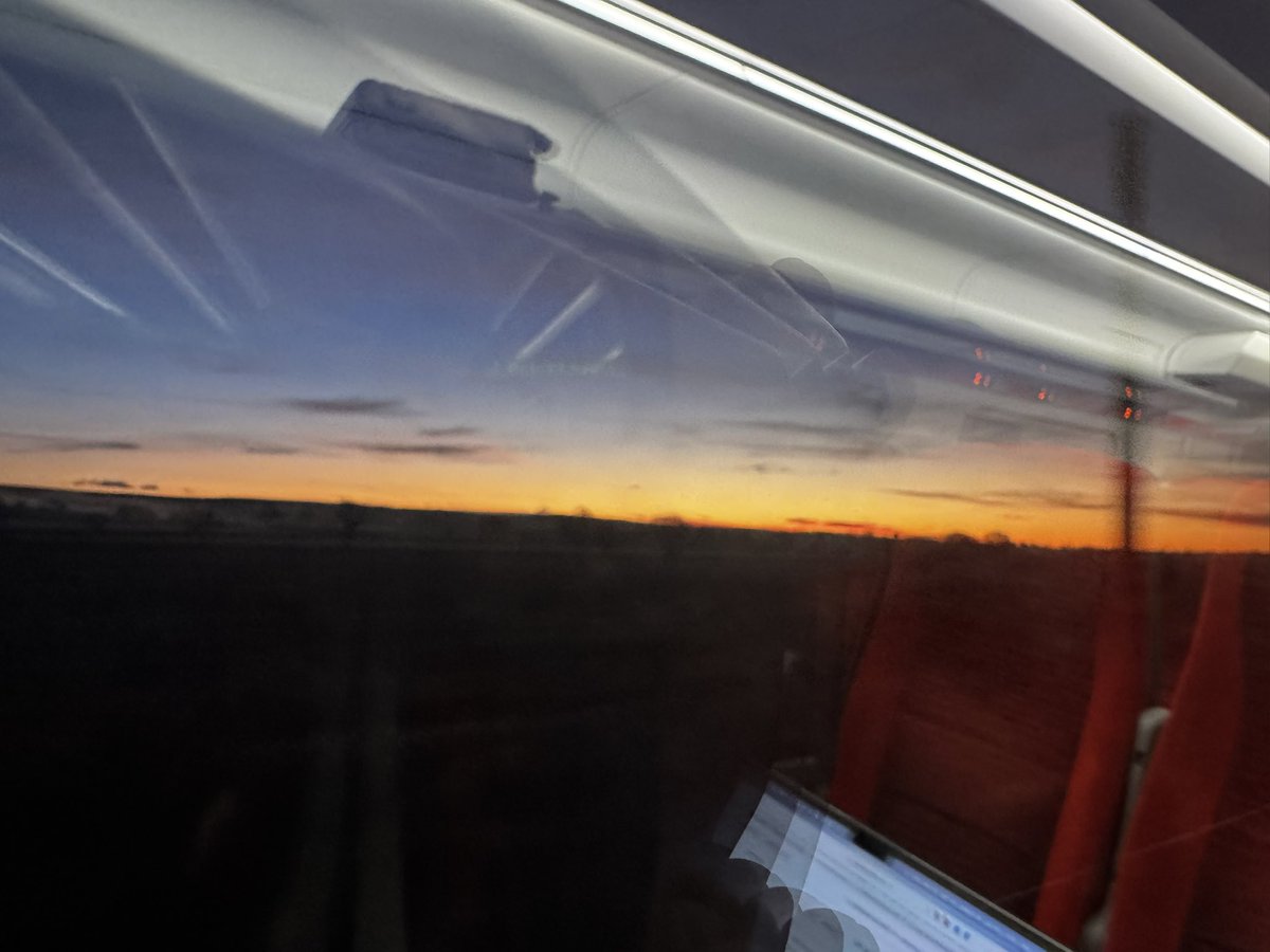 MrAlCoates's tweet photo. Off to Leeds to speak to kinship carers. Their children experience high levels of adversity that can  manifest as challenging behaviour to live with. We're unpicking that and hopefully looking for ways through. #cpv #CCVAB https://t.co/qX2WtbP7IE