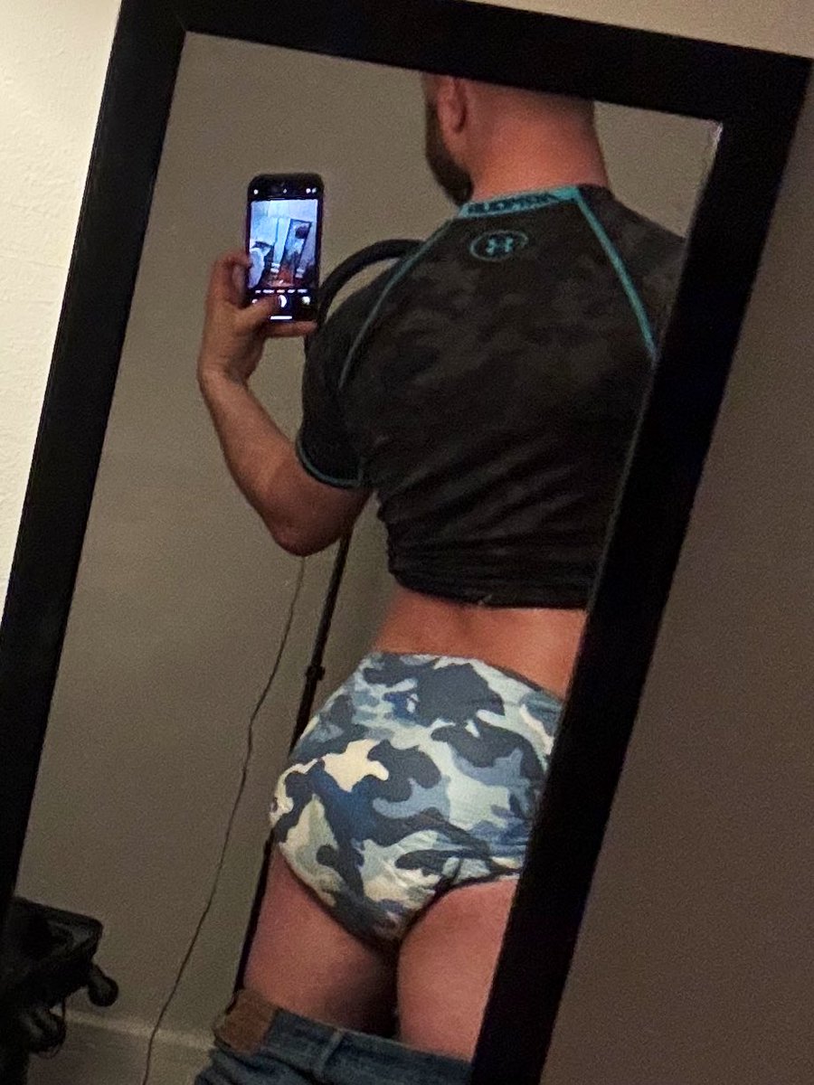 DiaperSeattle's tweet photo. Keeping padded and warm in NYC. https://t.co/V51kd6ZKoQ