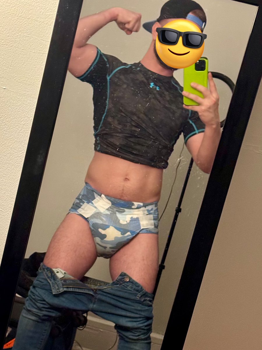 DiaperSeattle's tweet photo. Keeping padded and warm in NYC. https://t.co/V51kd6ZKoQ