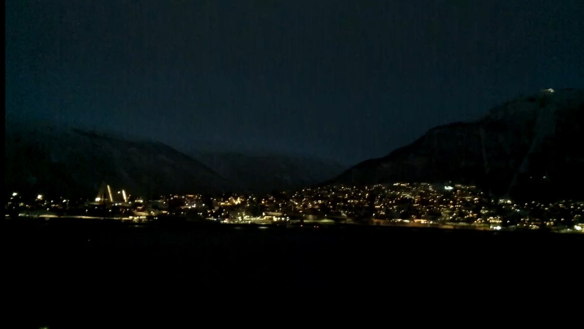 After 49 days of darkness, today the people of Tromsø, Norway will see the sun for the first time since the 26th November. A total of 54 minutes of daylight for them today as the polar night comes to an end for another year!
Here’s the latest pic from Tromsø