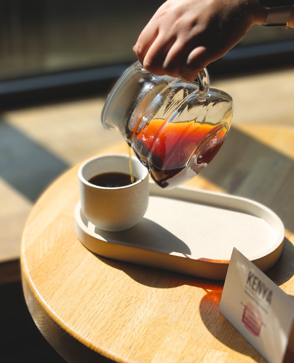 Is that some sunshine we can feel? ☀️

Perfect filter weather if you ask us, have you tried a V60 yet? Or do you prefer a stunning batch brew on the fly?

Ask your server for more details and to see our filter menu of the day, hope to see you soon!