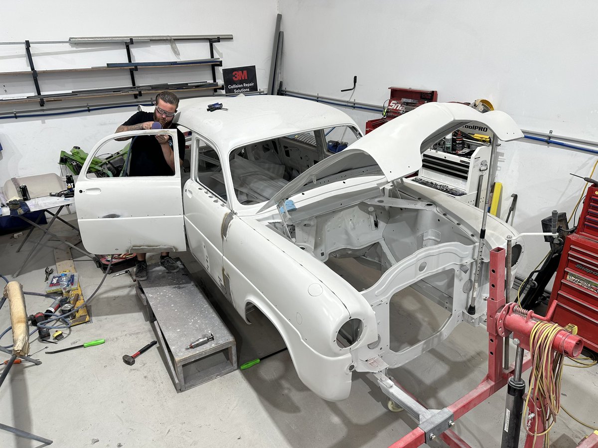 Todd_Hazelwood's tweet image. Project Zephyr is back in action! 💪🏼🛠️ 

Rust repairs are on the way and working on the right side door gaps with the legends at Exclusive Customs! 🙌🏼

Progress video coming soon 👀🎥 

#THR x • @sptoolsracing • @PPG • #ProjectZephyr 🔧