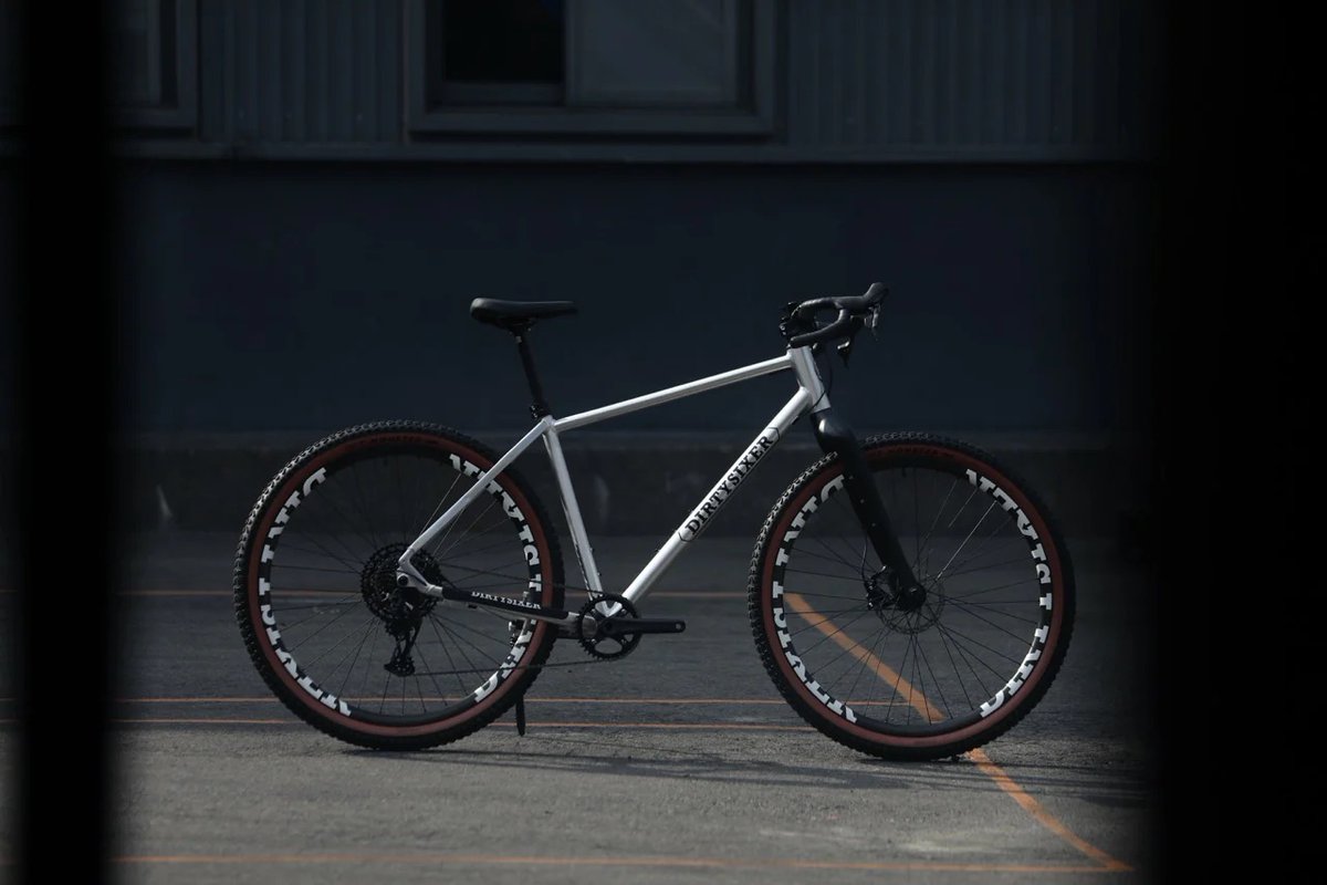 DirtySixer Gravel Bike auf 32 Zoll: Bye-bye, Twenty-Nine?
mtb-news.de/news/dirtysixe…