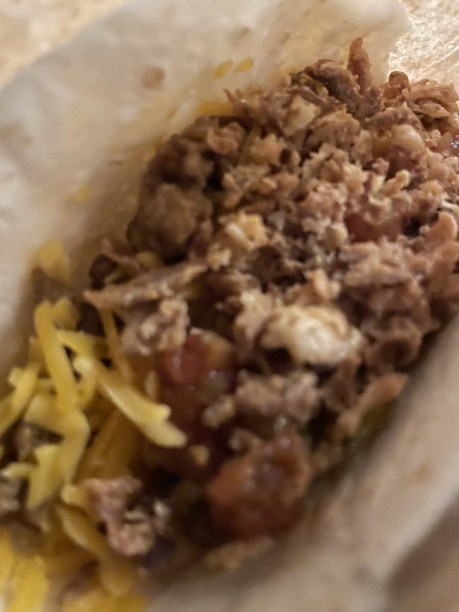 QOFW's tweet image. うますぎ！
1個だけじゃガマンできないな！！
あと2個はいける🌮⸜(*ˊᗜˋ*)⸝

#FREEWING