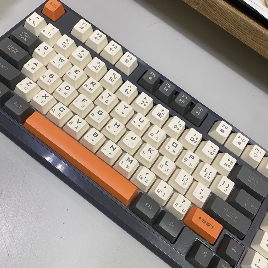 Xay1712's tweet photo. ส่งต่อคีย์บอร์ด Phoenix x9 ปุ่มนุ่มพิมพ์ลื่น มีตัวปรับเสียง มีไฟ (มีตำหนิรอยข่วนใต้ฐาน) ส่งพร้อมกล่อง
💸 250 รวมส่ง 💸
#ส่งต่อ #คีย์บอร์ด #ส่งต่อเครื่องสําอางค์ #โละตู้เสื้อผ้า #มือสองสภาพดี https://t.co/9AB3ts3Cgb
