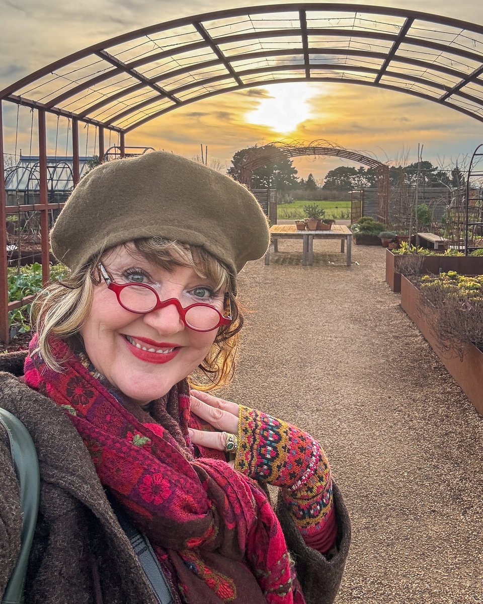 AnnMariePowell's tweet photo. 4 years since @LandformUK broke ground @RHSWisley! Yesterday we celebrated 'Inspiring People to Grow', transforming Wisley through amazing projects including our World Food Garden. Even in winter, purple kale struts its stuff! So proud of what we created for EVERYONE to enjoy 💚 https://t.co/d2ahOZs4Cj