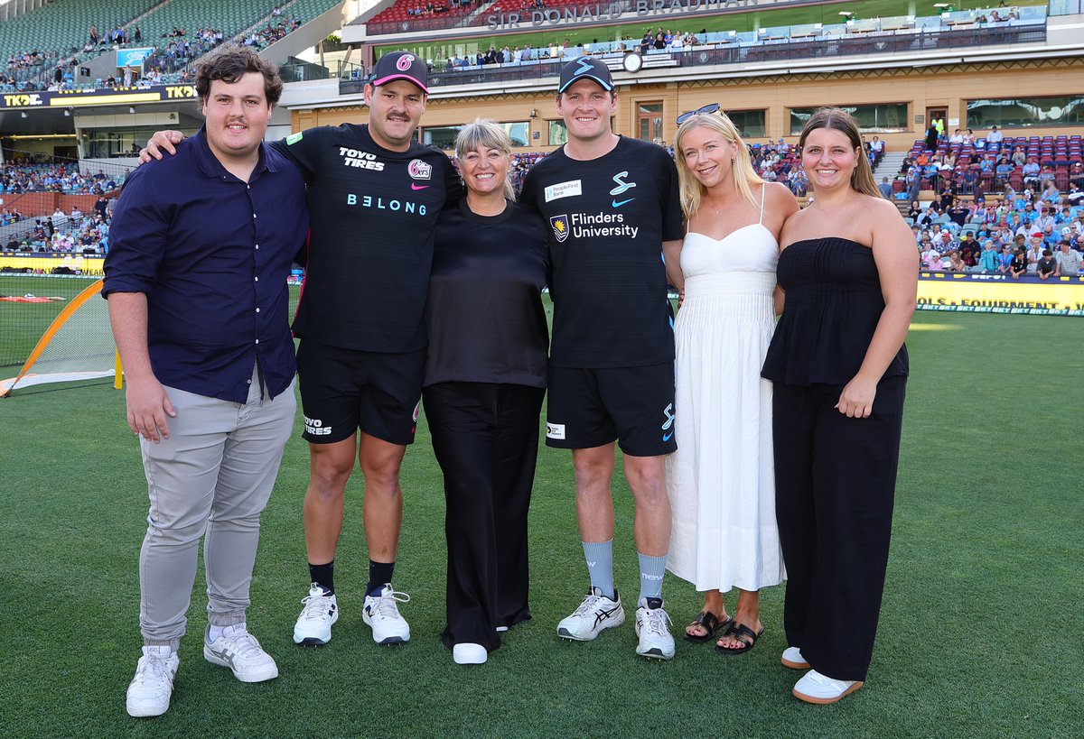 KFC Big Bash League tweet media