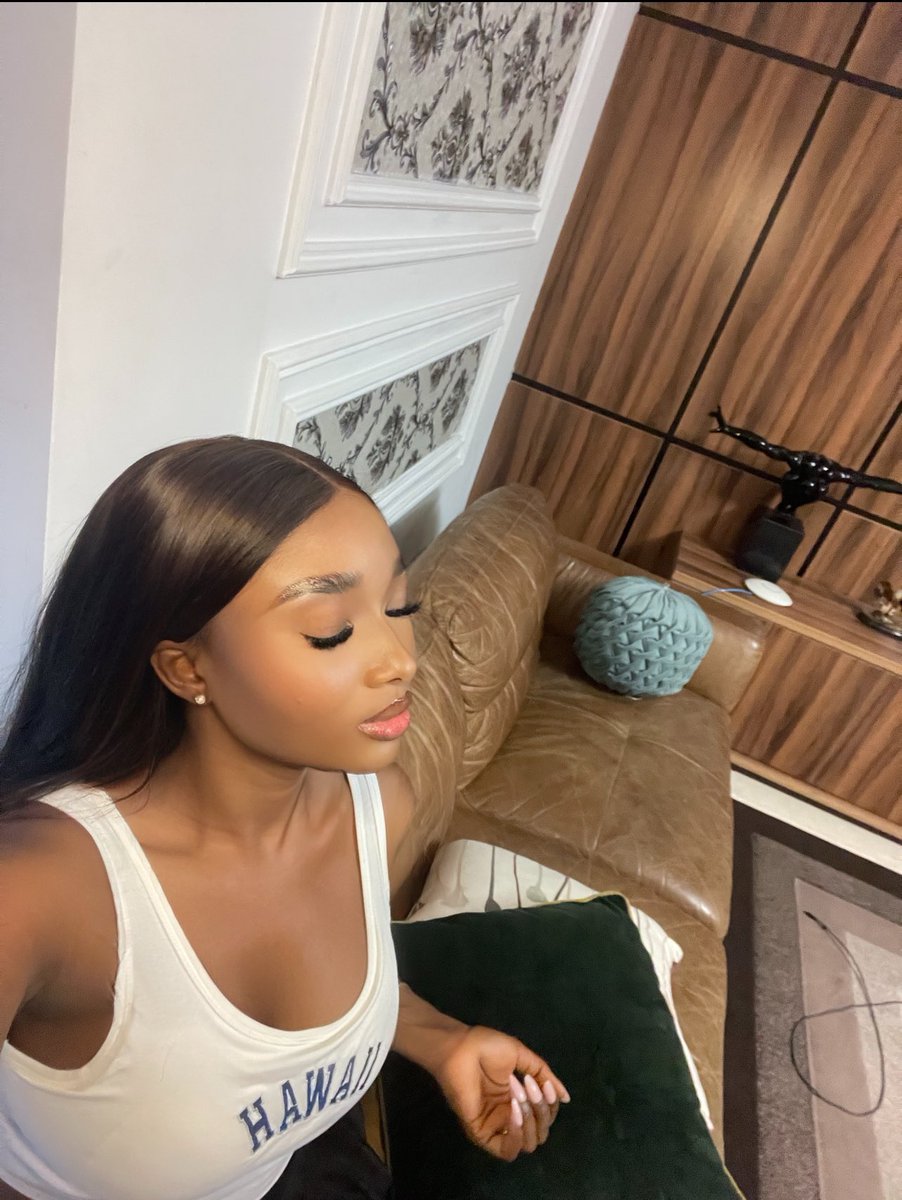 manyah_bee's tweet photo. Flaunting my lashes that almost got me in trouble cos they ain’t cheap 😌 https://t.co/yTvfGPDnvY