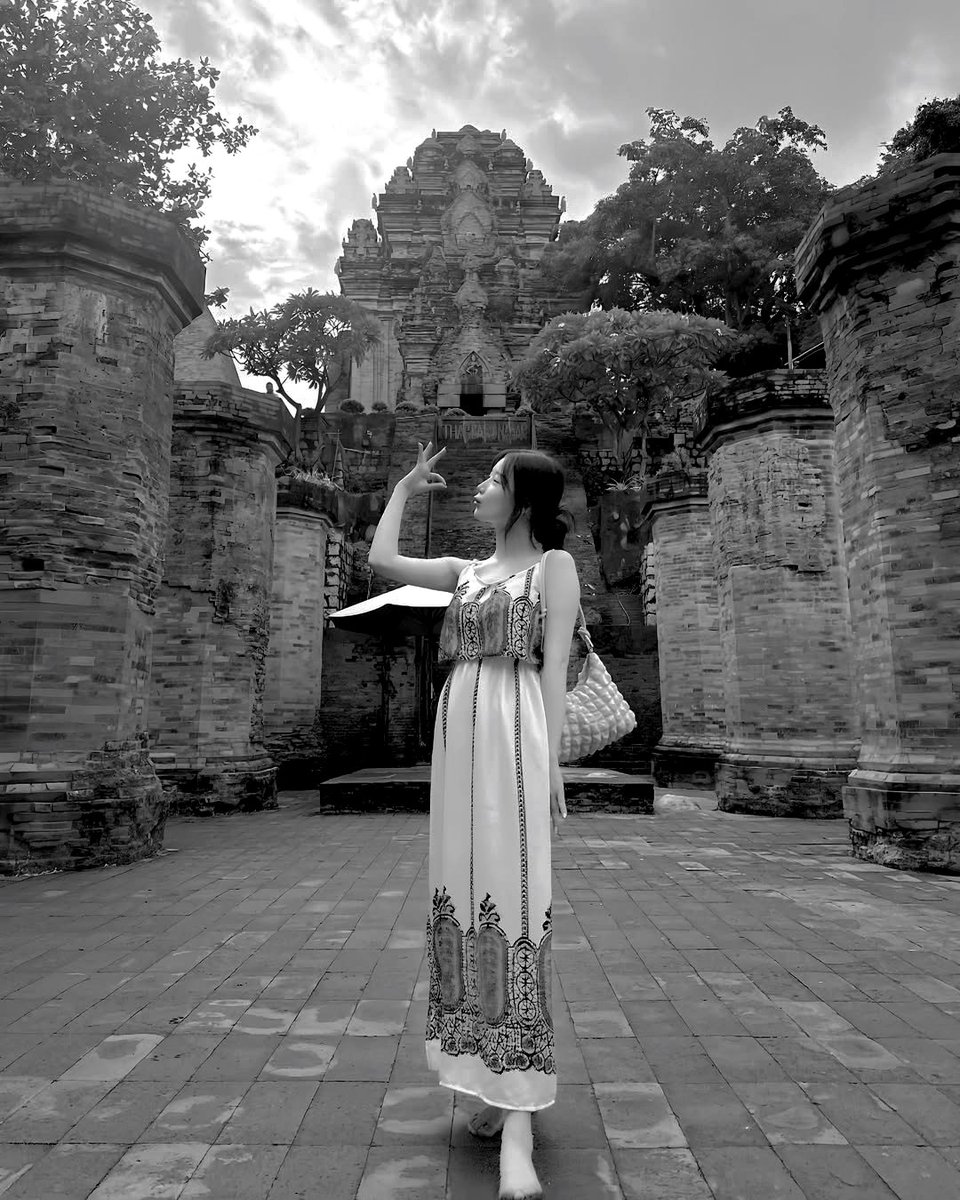 📍 𝗉𝗎𝗋𝖺 𝗎𝗅𝗎𝗇 𝖽𝖺𝗇𝗎 𝖻𝖾𝗋𝖺𝗍𝖺𝗇 𝖻𝖾𝖽𝗎𝗀𝗎𝗅

bapack-bapack banget gayanya. 😂