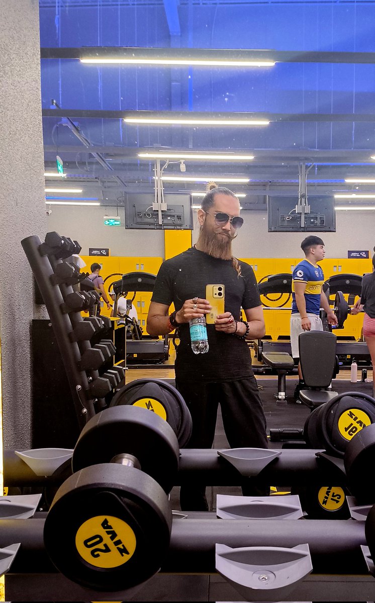 GiovanniEdua's tweet photo. Seguimos entrenando para sacar músculo para estar digno para mí onlyfans https://t.co/Qr0jOZ7JoB