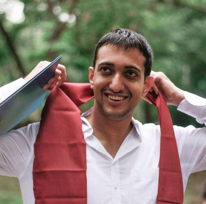 Awanishmishra15's tweet image. &quot;Okay, like, who&apos;s that person? I need to know, like, NOW! #HelpMeIdentify #WhoDis #NeedViews&quot;