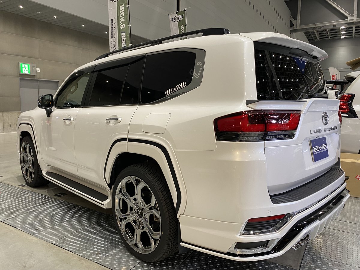 GEOLANDAR_JP's tweet photo. 群馬パーツショー2024 ヨコハマタイヤ装着車ご紹介
GMG/Double Eight 様
車輛:ランドクルーザー300
装着タイヤ:PARADA Spec-X
サイズ:295/35R24
#YOKOHAMA #ヨコハマタイヤ #GEOLANDAR #PARADA #ランクル #ランドクルーザー #GMG #doubleeight #群馬パーツショー https://t.co/SLUkqWdOD3