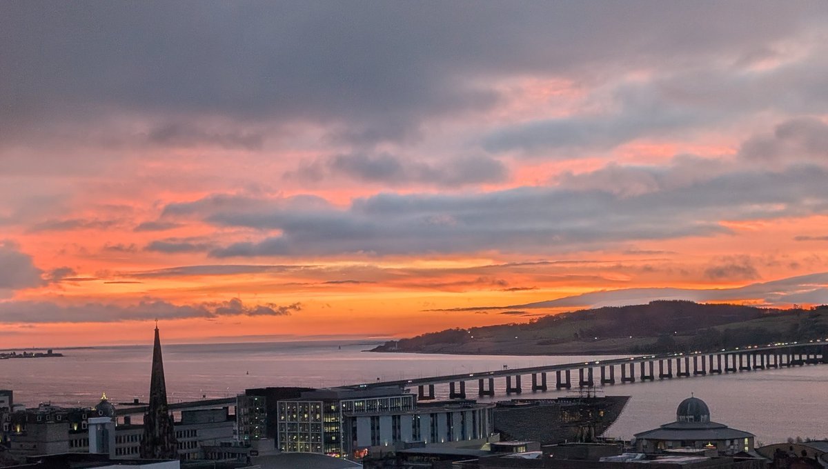 Kevin Davey (@davey_kevin) on Twitter photo Beautiful sunrise just now in Dundee. <a href="/dundeeuni/">University of Dundee</a> <a href="/DundeeDental/">Dundee Dental School</a> #Sunrise #Dundee #Tayside #Tay #Scotland Beautiful sunrise just now in Dundee. <a href="/dundeeuni/">University of Dundee</a> <a href="/DundeeDental/">Dundee Dental School</a> #Sunrise #Dundee #Tayside #Tay #Scotland