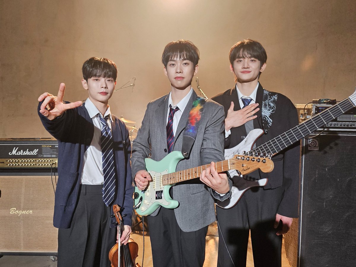 timeto_lucy's tweet photo. 250109 DF STAGE

#루시 #lucy #신예찬 #최상엽 #조원상 #yechan #sangyeop #wonsang https://t.co/Tbp08xx6Up